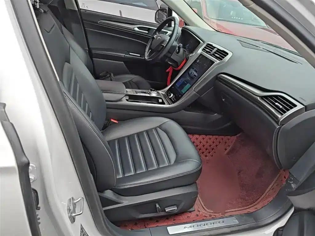 2020 Ford Mondeo EcoBoost 180 Fashion Edition — миниатюра 25