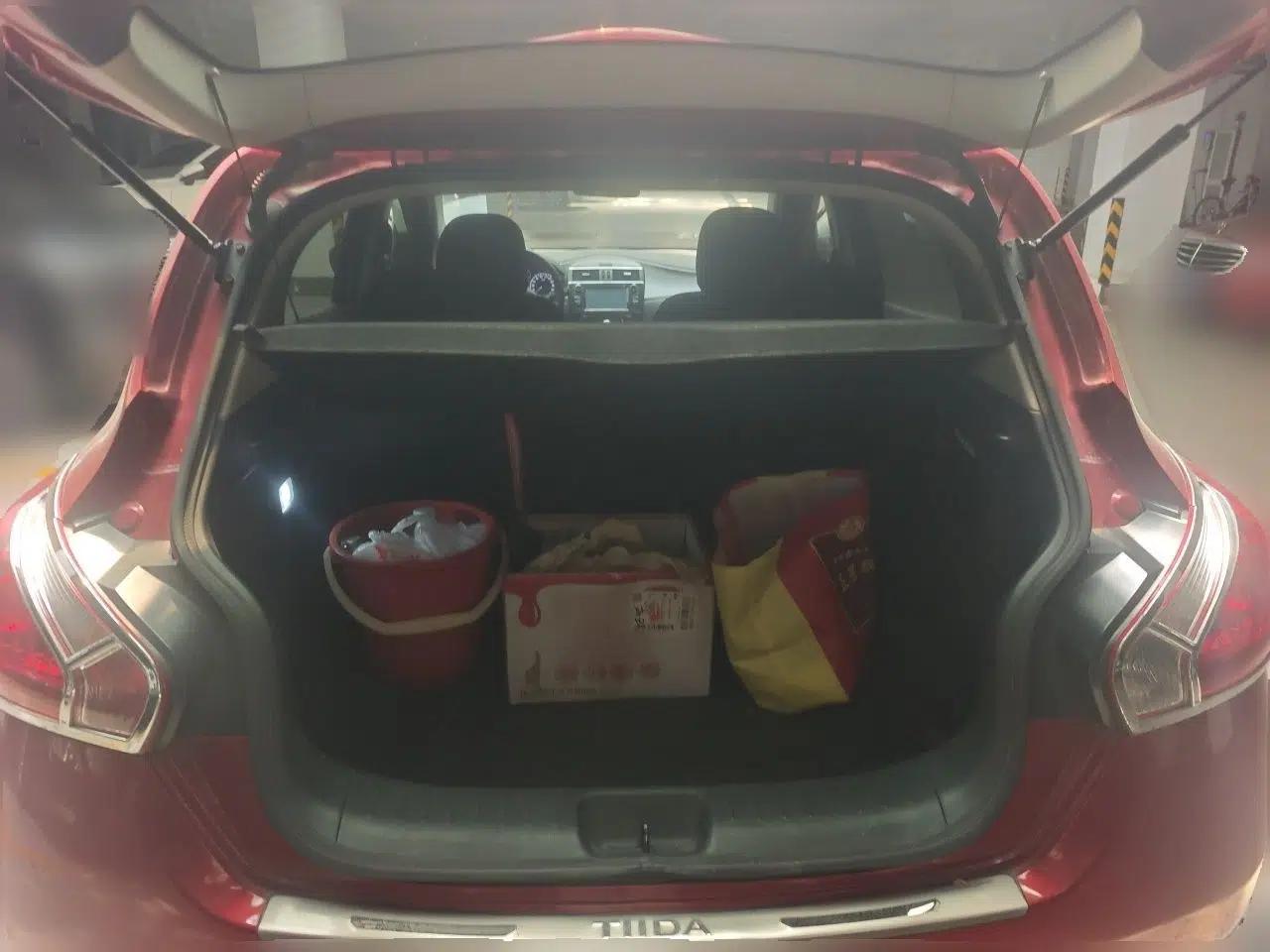 Nissan Tiida 2011 1.6L CVT Smart Version — миниатюра 19