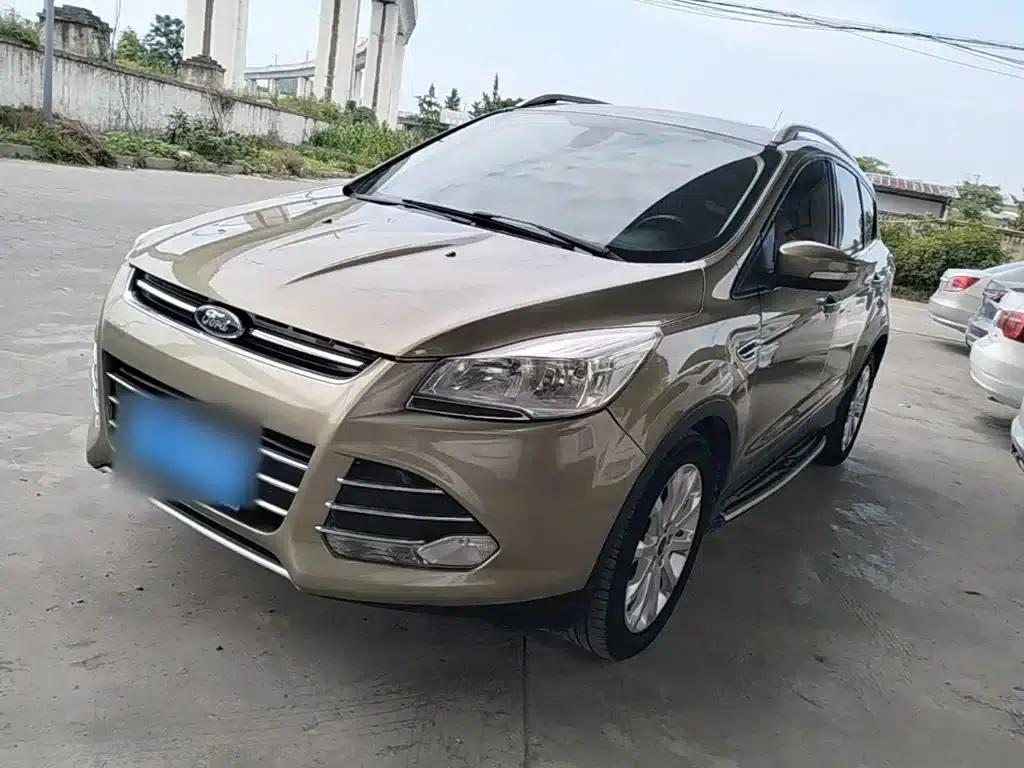 Ford Kuga 2015 1.5L GTDi 2WD Fashion Edition — миниатюра 2