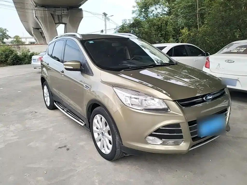 Ford Kuga 2015 1.5L GTDi 2WD Fashion Edition — миниатюра 4