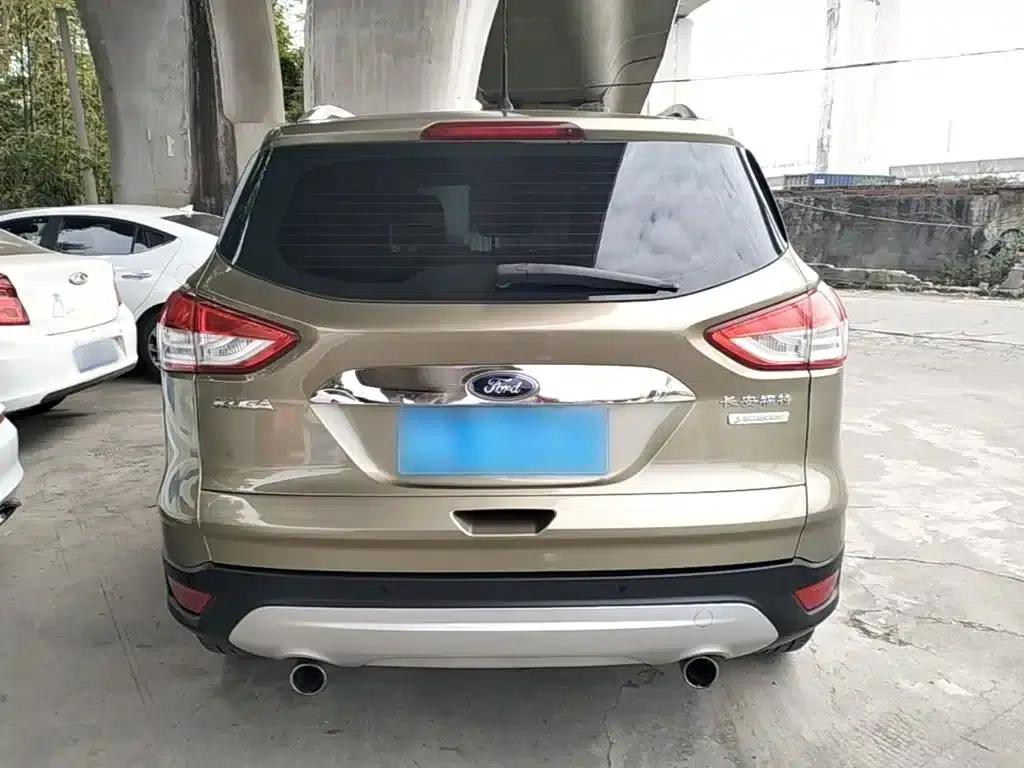 Ford Kuga 2015 1.5L GTDi 2WD Fashion Edition — миниатюра 6
