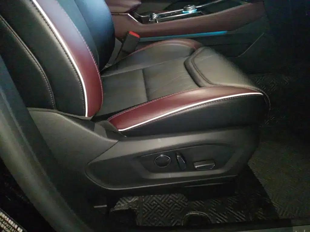 2023 Ford Explorer EcoBoost 285 AWD Titanium Edition (6-seater) — миниатюра 4