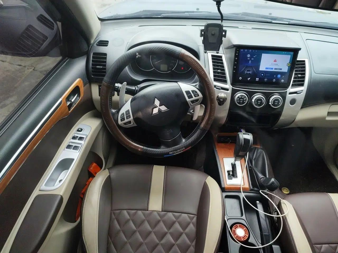 Mitsubishi Pajero Sport 2011 3.0L Sport Navigation Edition — миниатюра 10