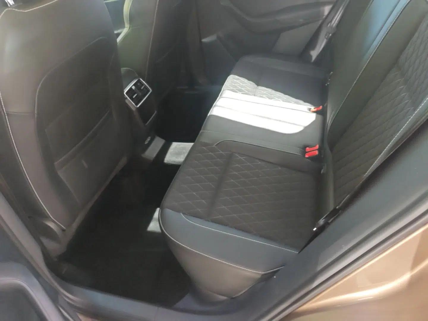 Skoda Karoq 2018 TSI280 Luxury Edition China V Standard — миниатюра 28