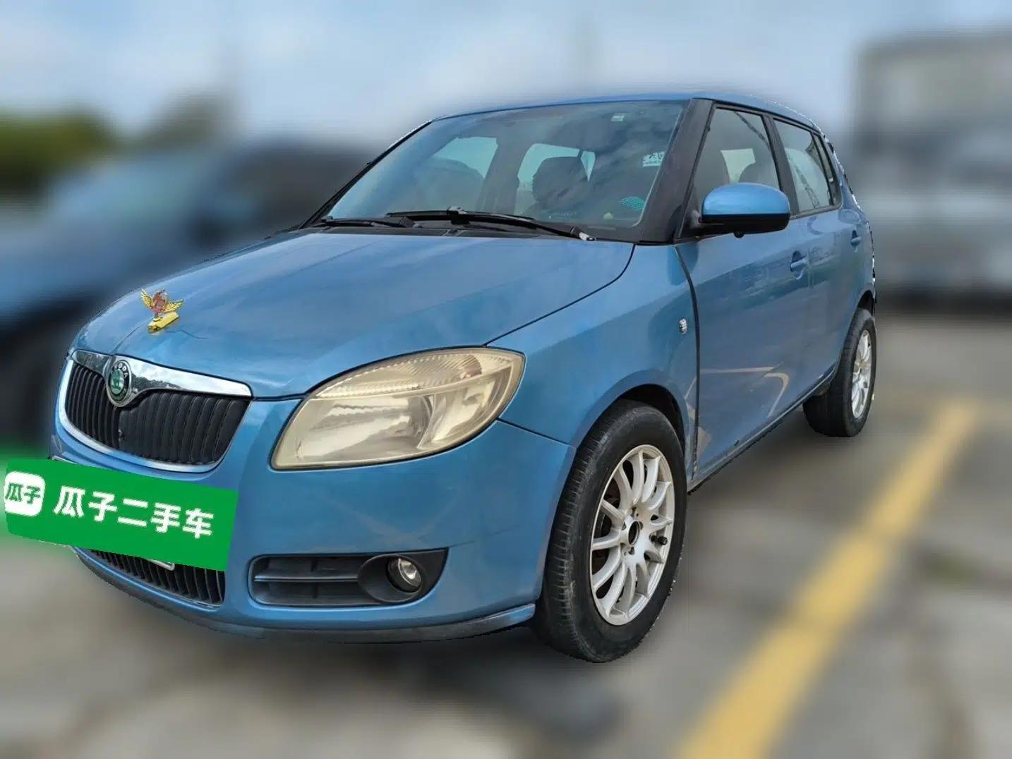 Skoda Fabia 2011 1.4L Manual Crystal Edition — миниатюра 1