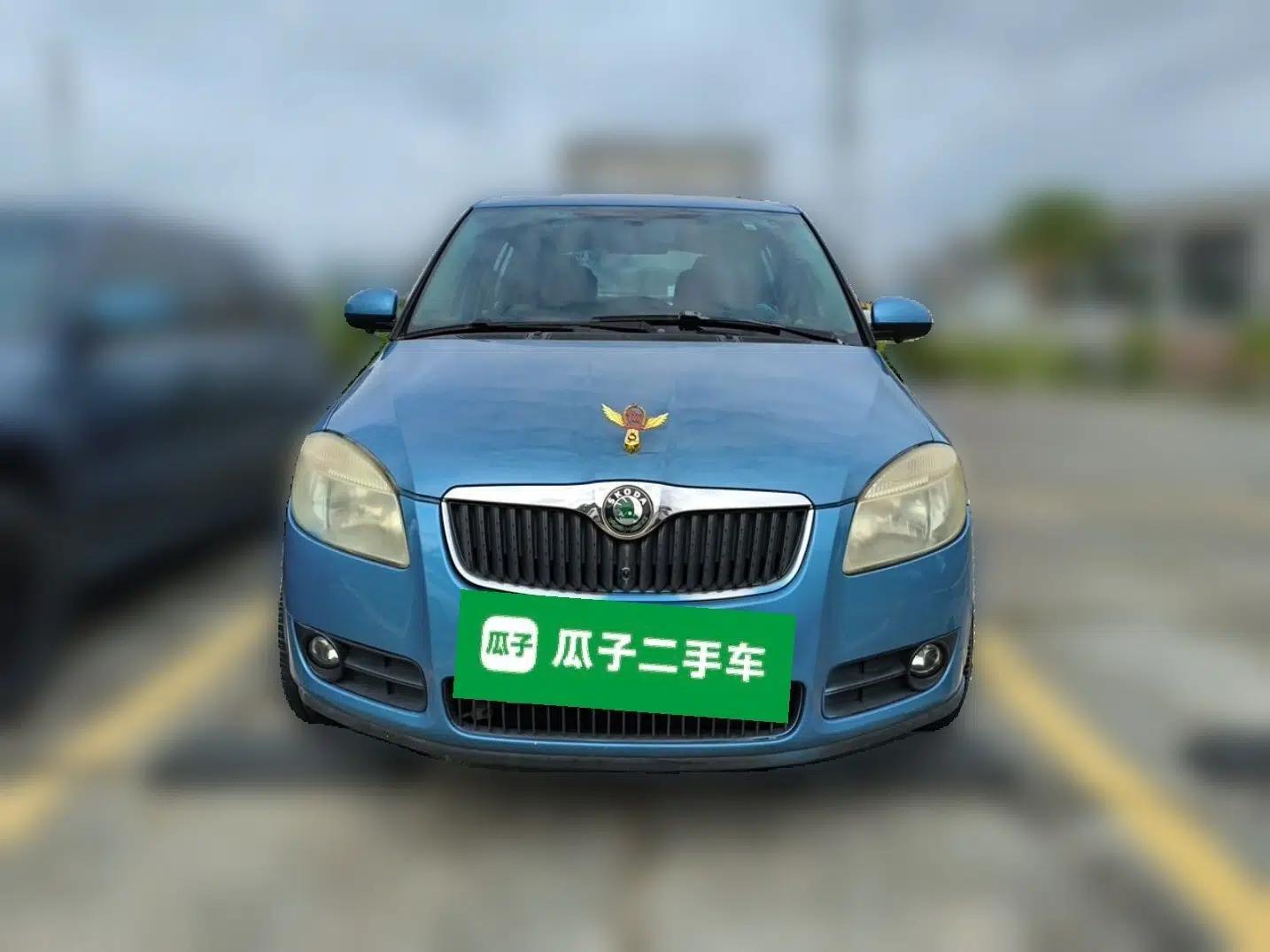 Skoda Fabia 2011 1.4L Manual Crystal Edition — миниатюра 2