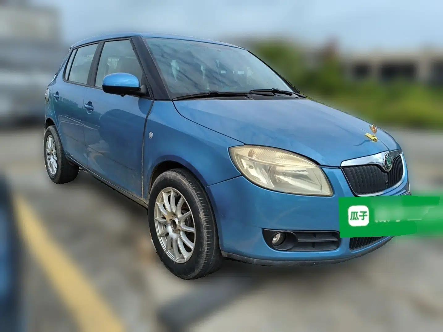 Skoda Fabia 2011 1.4L Manual Crystal Edition — миниатюра 3