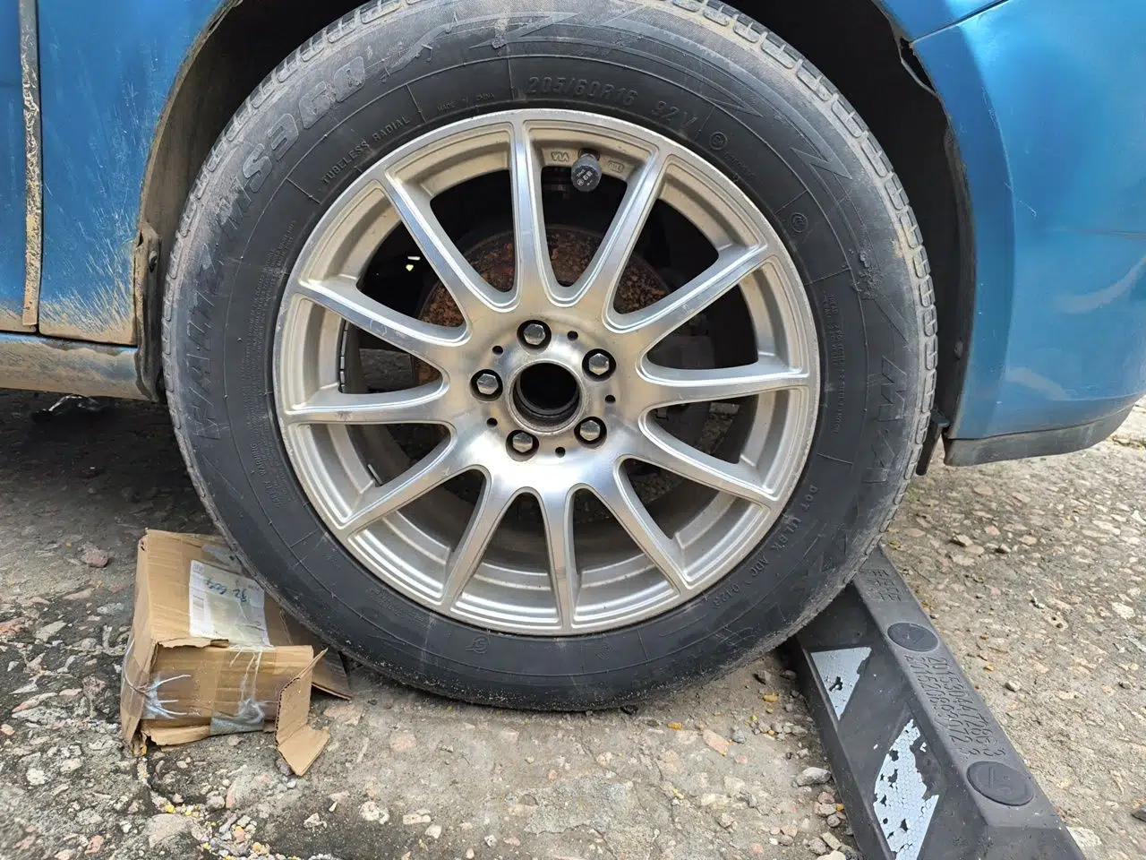 Skoda Fabia 2011 1.4L Manual Crystal Edition — миниатюра 8