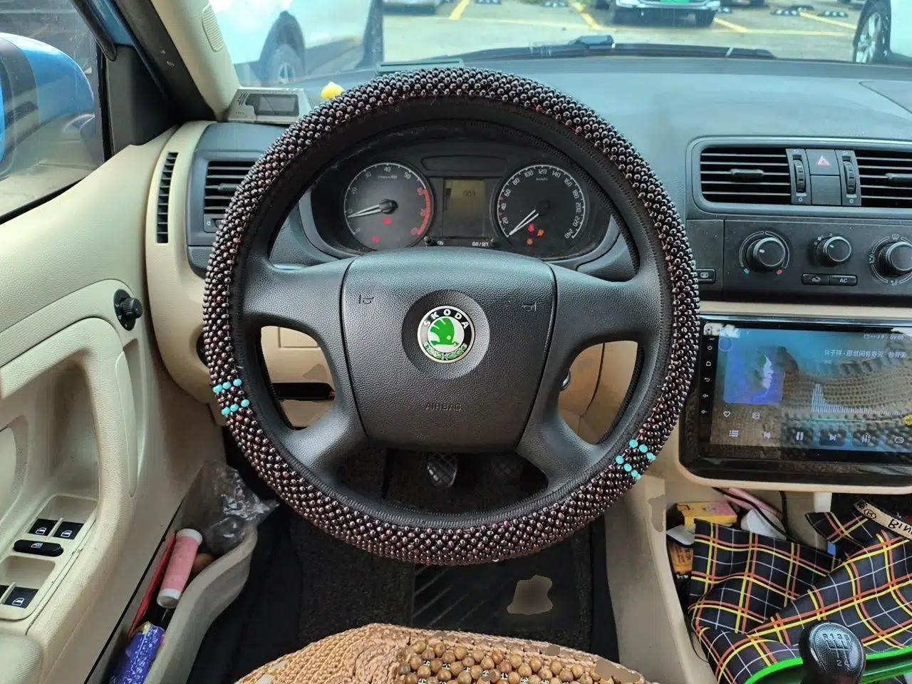 Skoda Fabia 2011 1.4L Manual Crystal Edition — миниатюра 10
