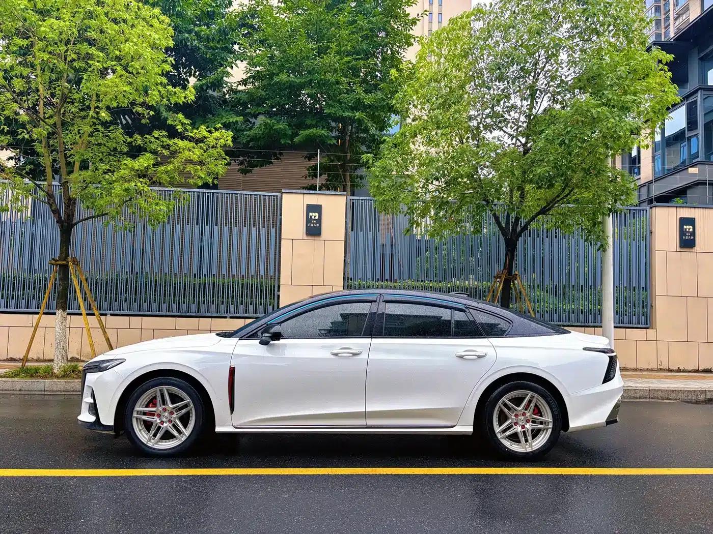 Hongqi H6 2023 2.0T Premium Edition — миниатюра 4
