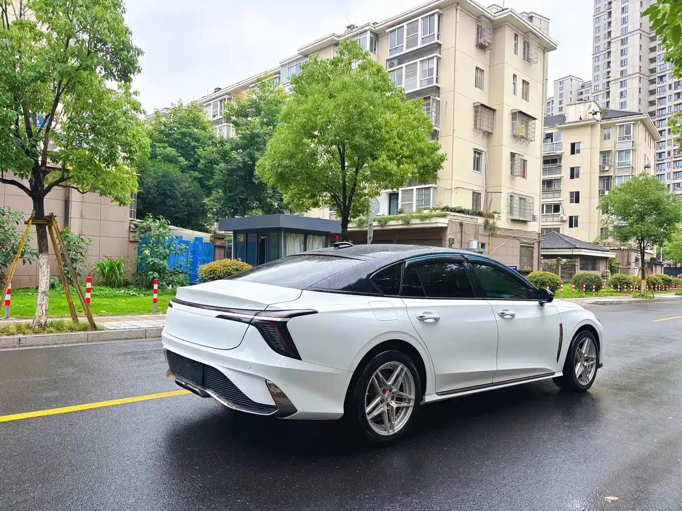 Hongqi H6 2023 2.0T Premium Edition — миниатюра 5
