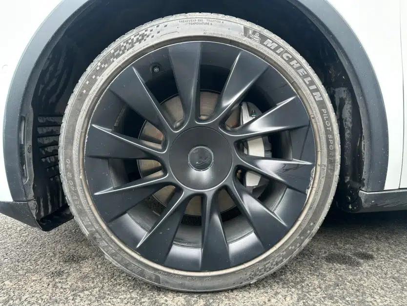 Tesla Model Y 2021 Long-Range All-Wheel-Drive Version 3D7 — миниатюра 2