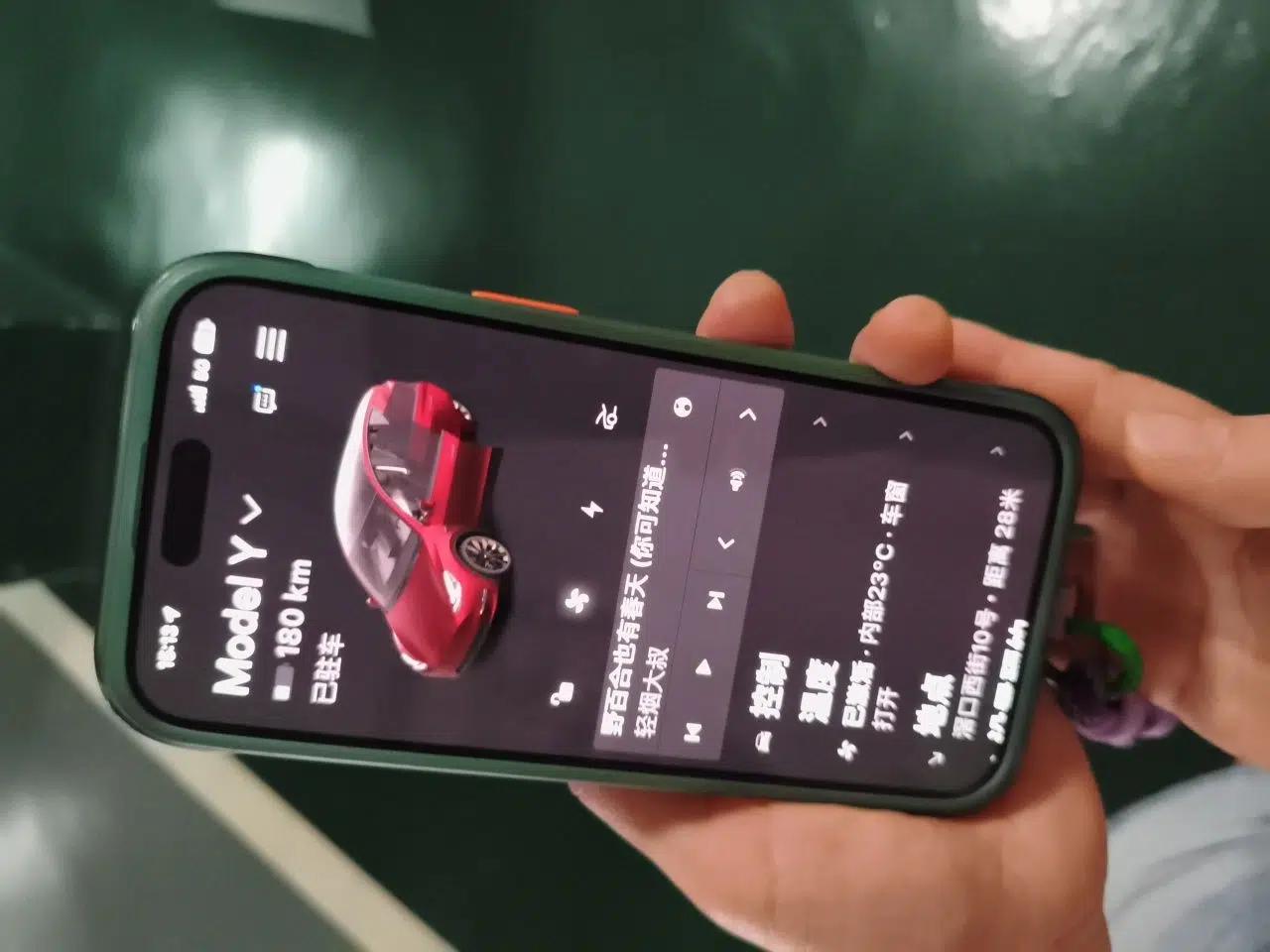 Tesla Model Y 2021 Long-Range All-Wheel-Drive Version 3D7 — миниатюра 17