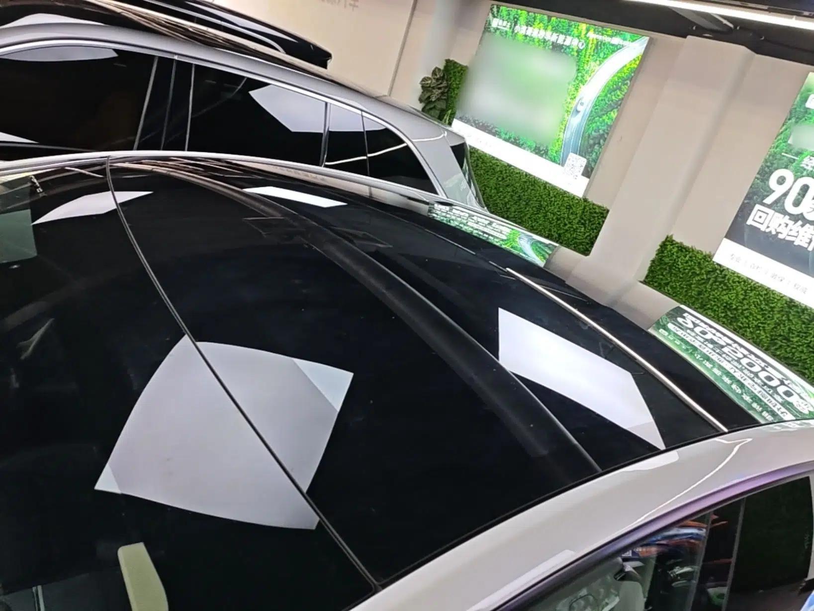 Tesla Model Y 2025 Long-Range All-Wheel-Drive Version — миниатюра 7