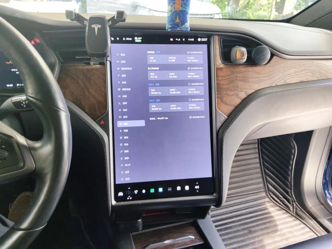 Tesla Model X 2019 Long-Range Version — миниатюра 13