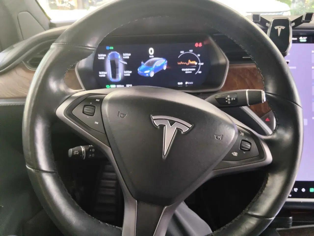 Tesla Model X 2019 Long-Range Version — миниатюра 10