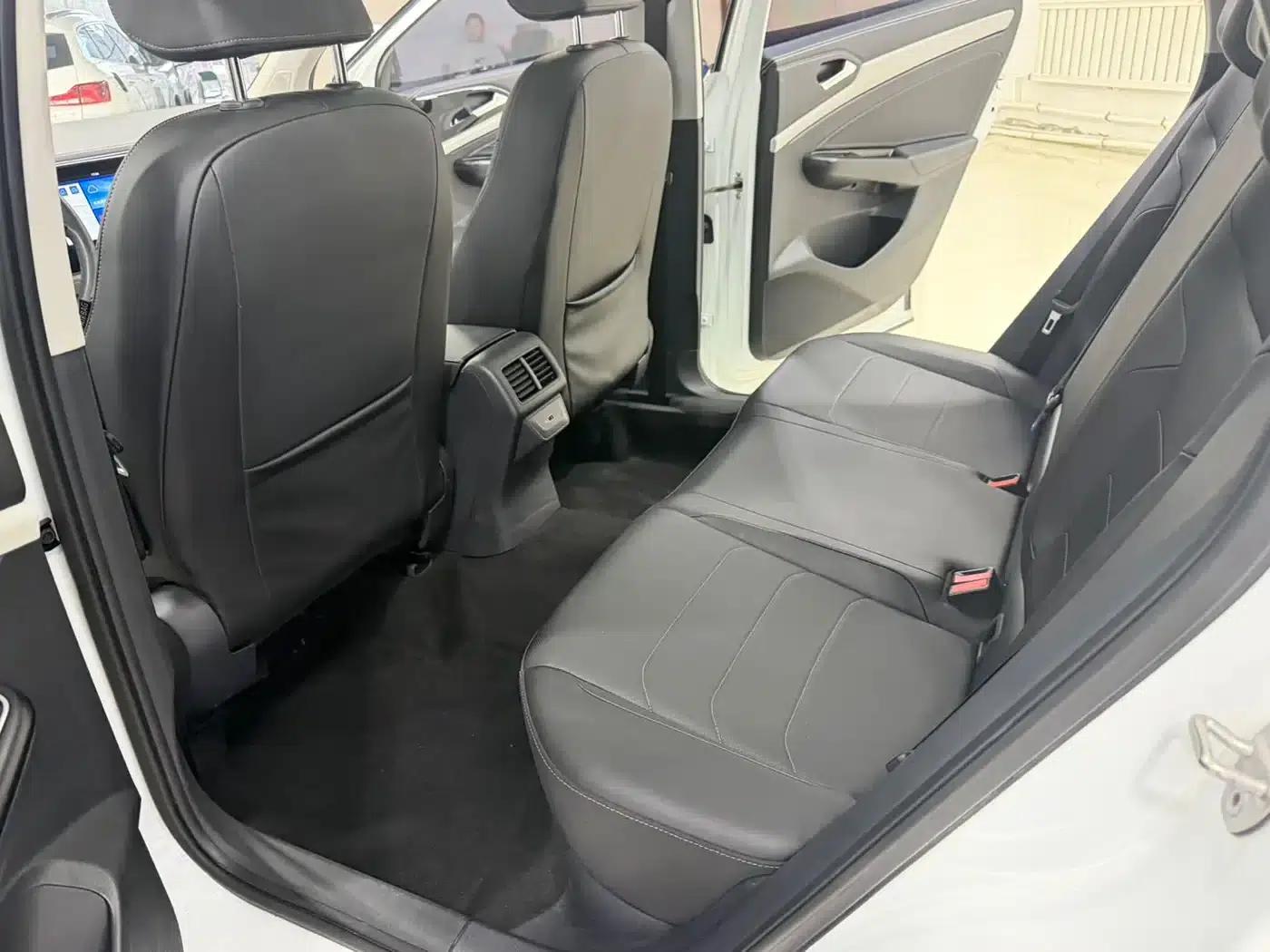Jetta VS7 2023 280TSI Automatic High-Gloss Enjoy Edition — миниатюра 13