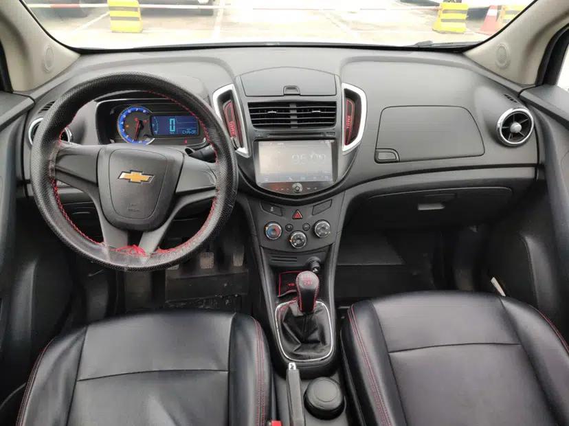 Chevrolet Trax 2016 1.4T Manual Two-Wheel Drive Comfort Version with Sunroof — миниатюра 11