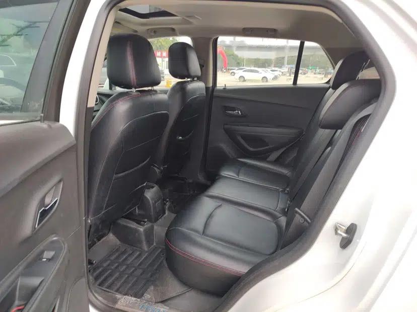 Chevrolet Trax 2016 1.4T Manual Two-Wheel Drive Comfort Version with Sunroof — миниатюра 13