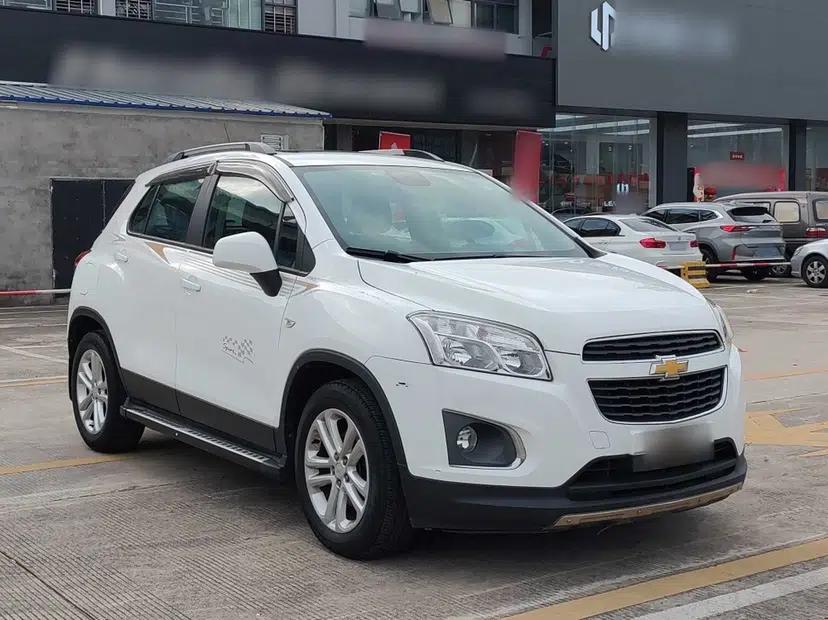 Chevrolet Trax 2016 1.4T Manual Two-Wheel Drive Comfort Version with Sunroof — миниатюра 5