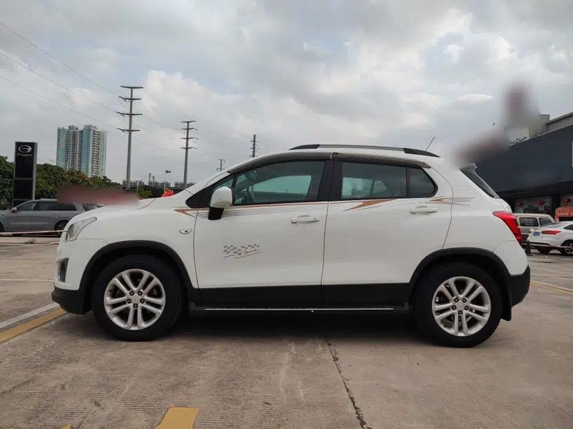 Chevrolet Trax 2016 1.4T Manual Two-Wheel Drive Comfort Version with Sunroof — миниатюра 6