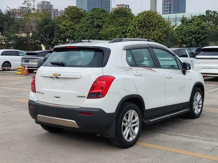 Chevrolet Trax 2016 1.4T Manual Two-Wheel Drive Comfort Version with Sunroof — миниатюра 9