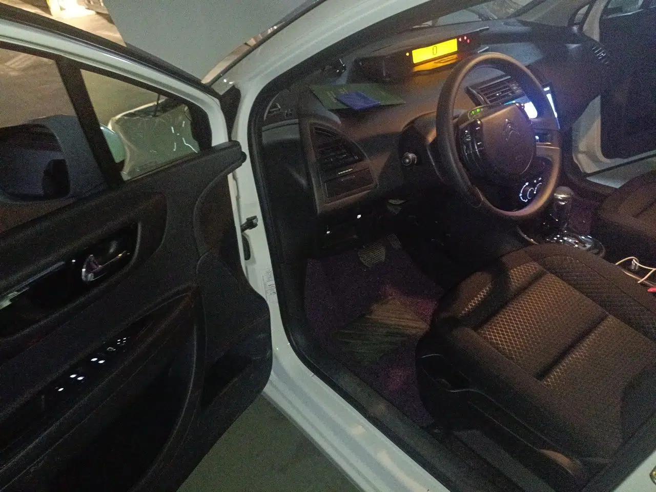 Citroen C-Quatre 2013 Sedan 2.0L Automatic Joyful Model — миниатюра 16