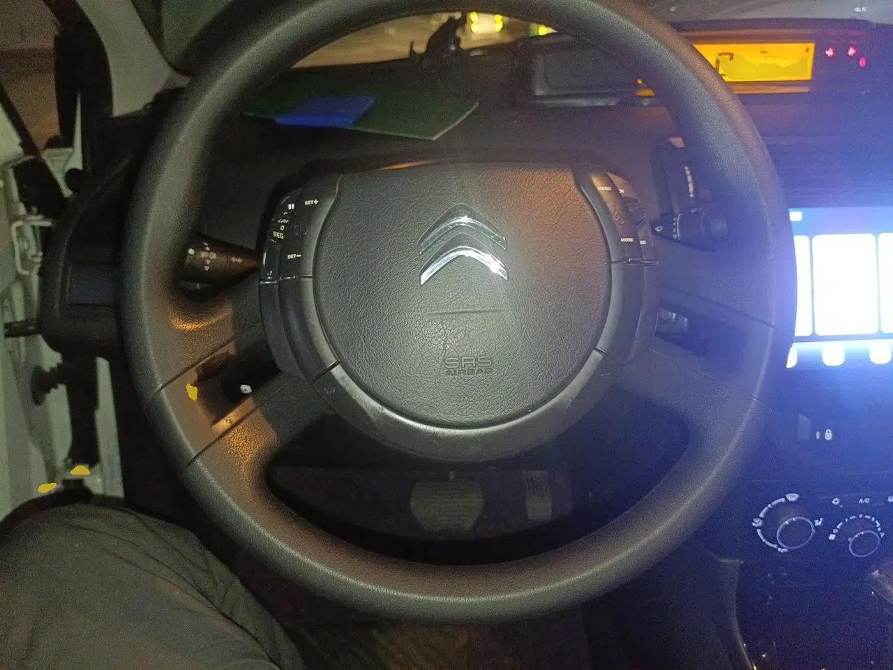 Citroen C-Quatre 2013 Sedan 2.0L Automatic Joyful Model — миниатюра 10
