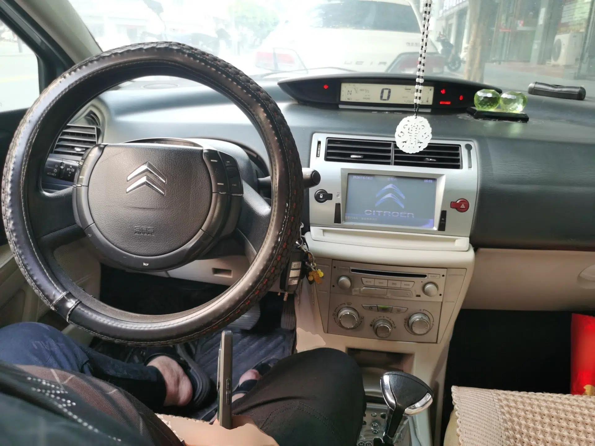Citroen C-Quatre 2011 Sedan 1.6L Automatic Fashion Edition — миниатюра 9
