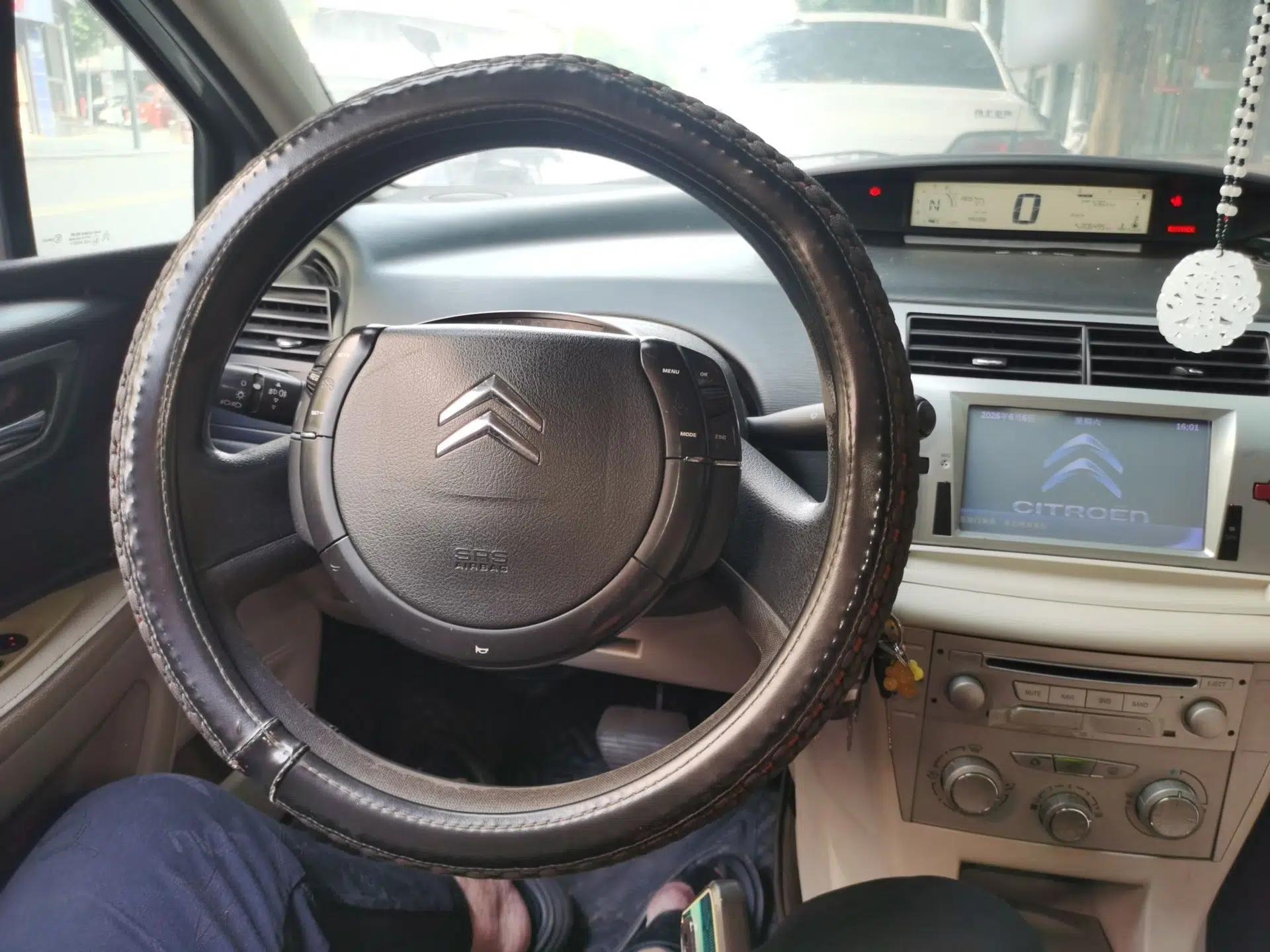 Citroen C-Quatre 2011 Sedan 1.6L Automatic Fashion Edition — миниатюра 10