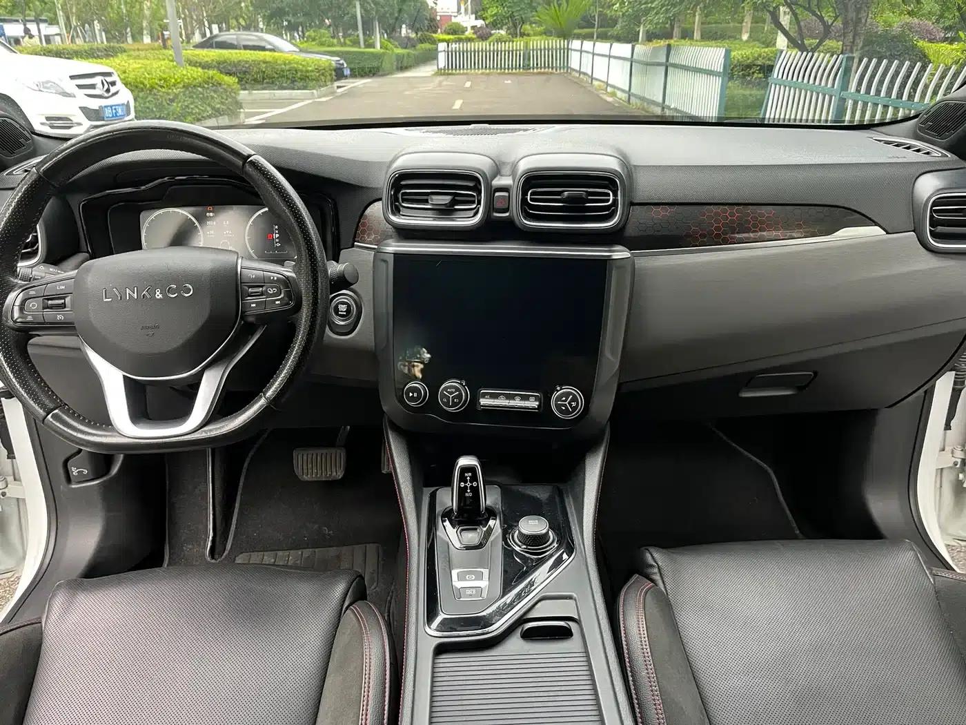 Lynk & Co 03 2019 1.5TD DCT Sport Edition (China VI Emission Standard) — миниатюра 4