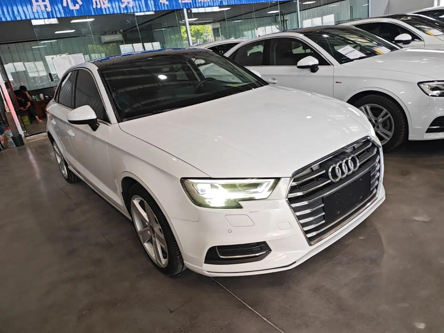 Audi A3 2019 Limousine 35 TFSI Style Edition China VI Emission Standard — миниатюра 3