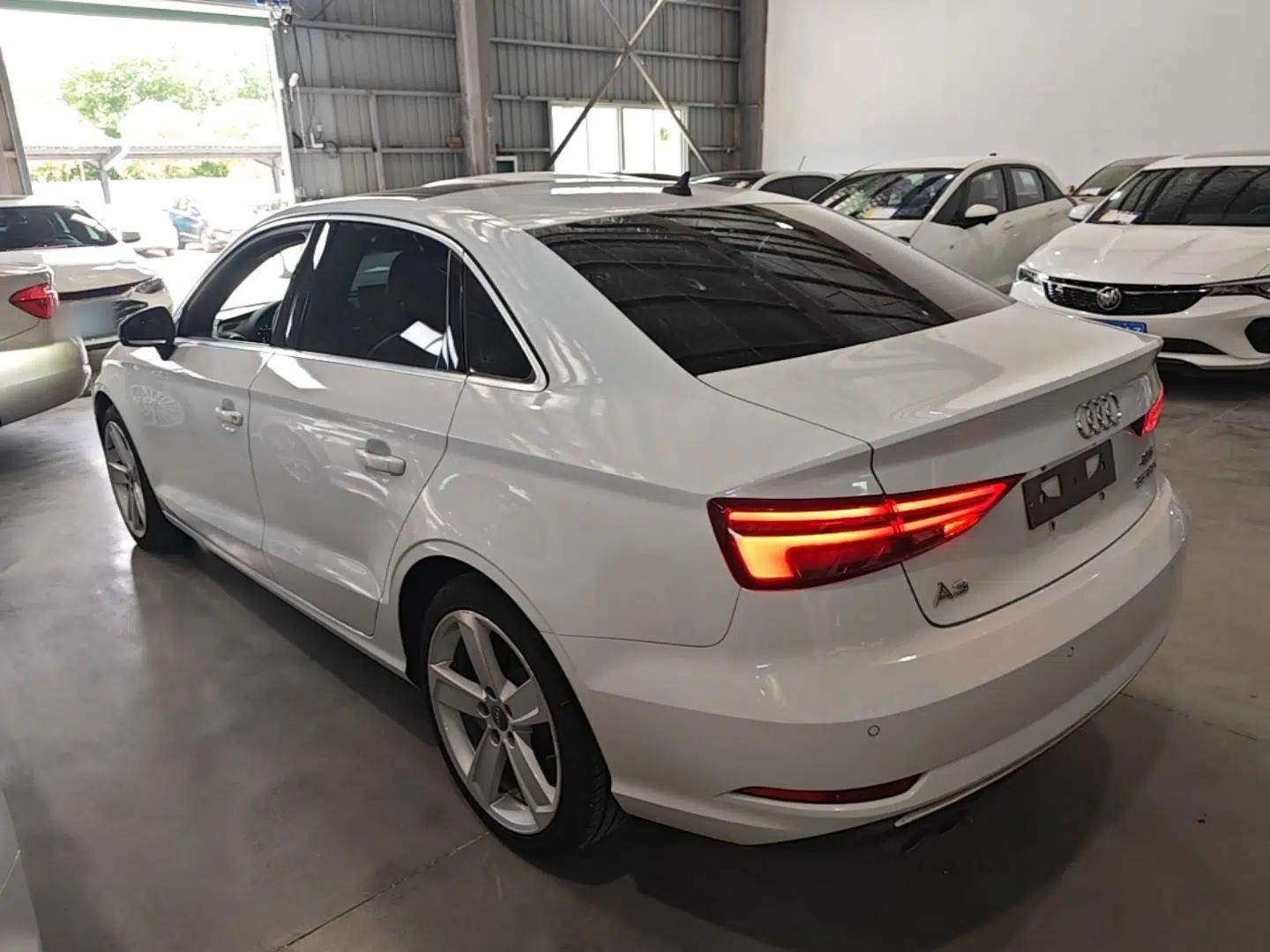 Audi A3 2019 Limousine 35 TFSI Style Edition China VI Emission Standard — миниатюра 4