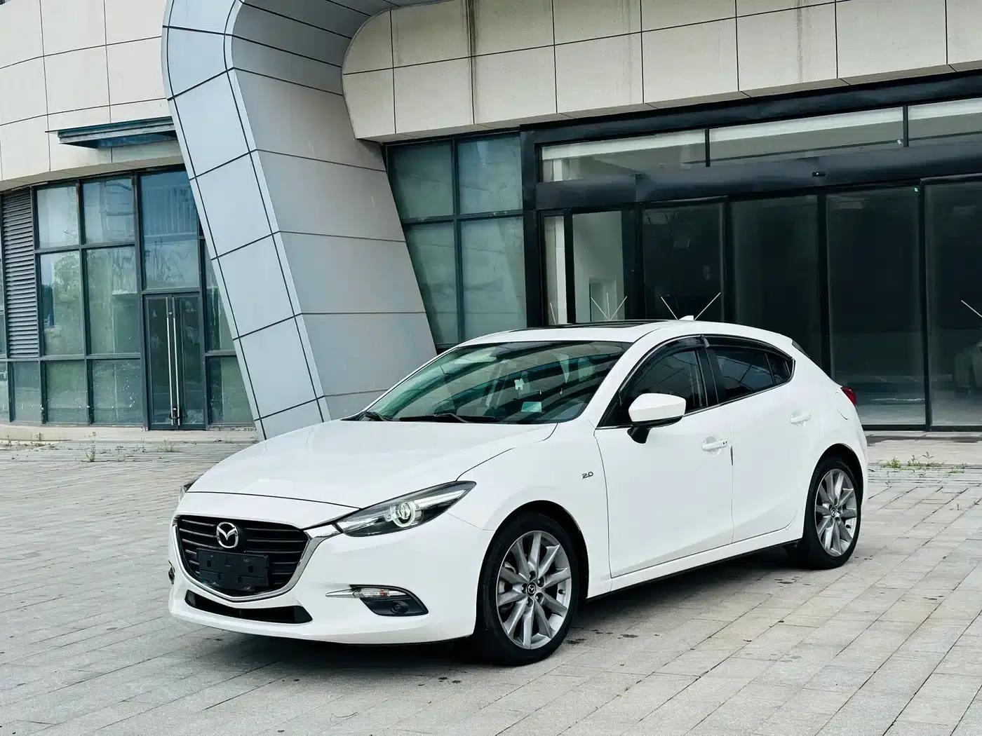 Mazda3 Axela 2017 Hatchback 2.0L Automatic Sport (China V Emission Standard) — миниатюра 1