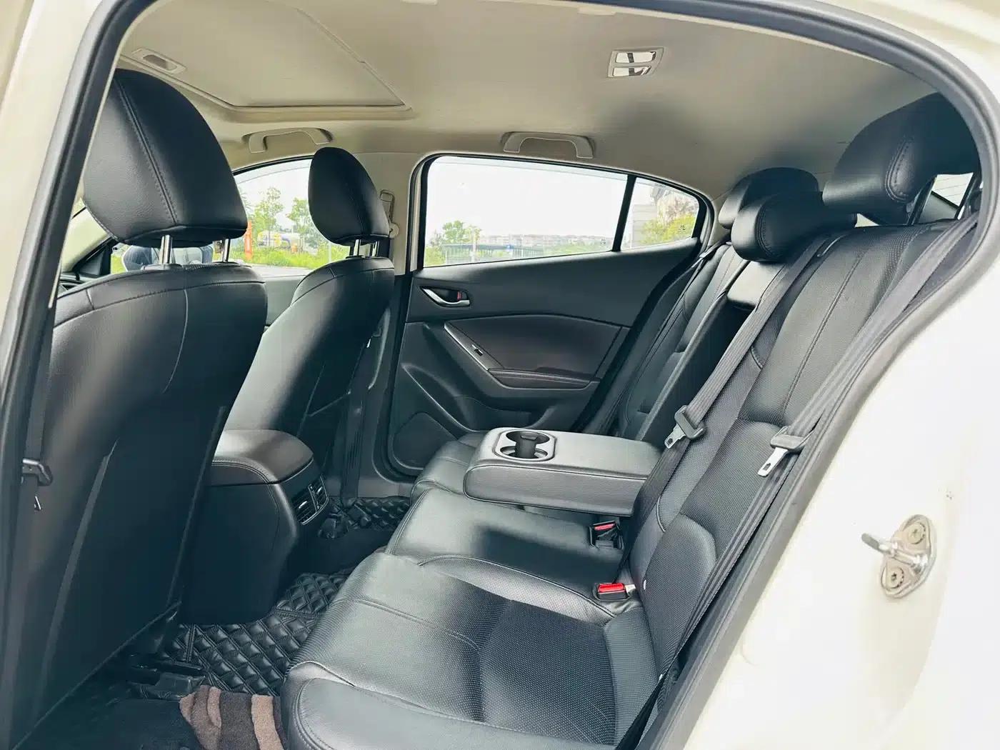 Mazda3 Axela 2017 Hatchback 2.0L Automatic Sport (China V Emission Standard) — миниатюра 5