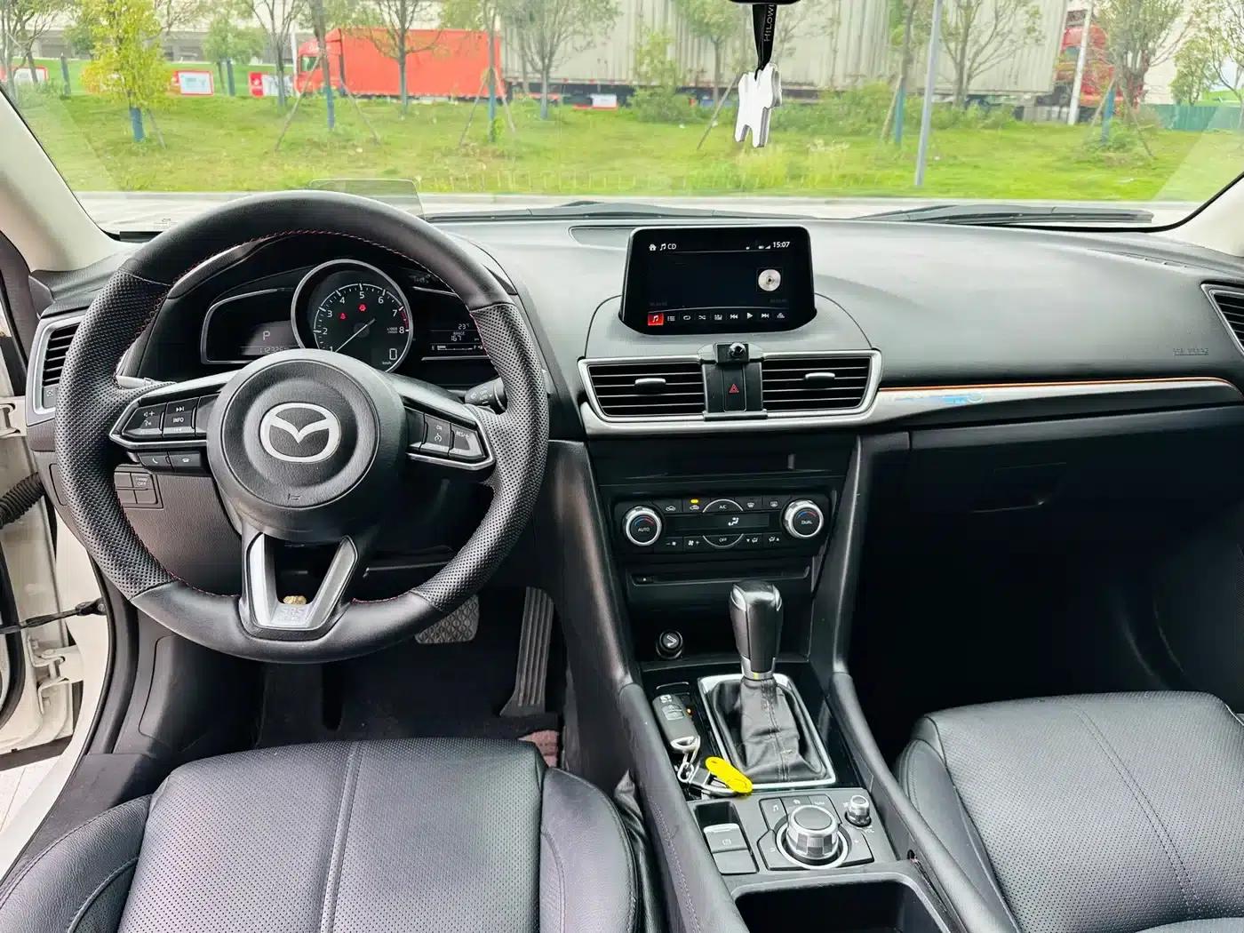 Mazda3 Axela 2017 Hatchback 2.0L Automatic Sport (China V Emission Standard) — миниатюра 6