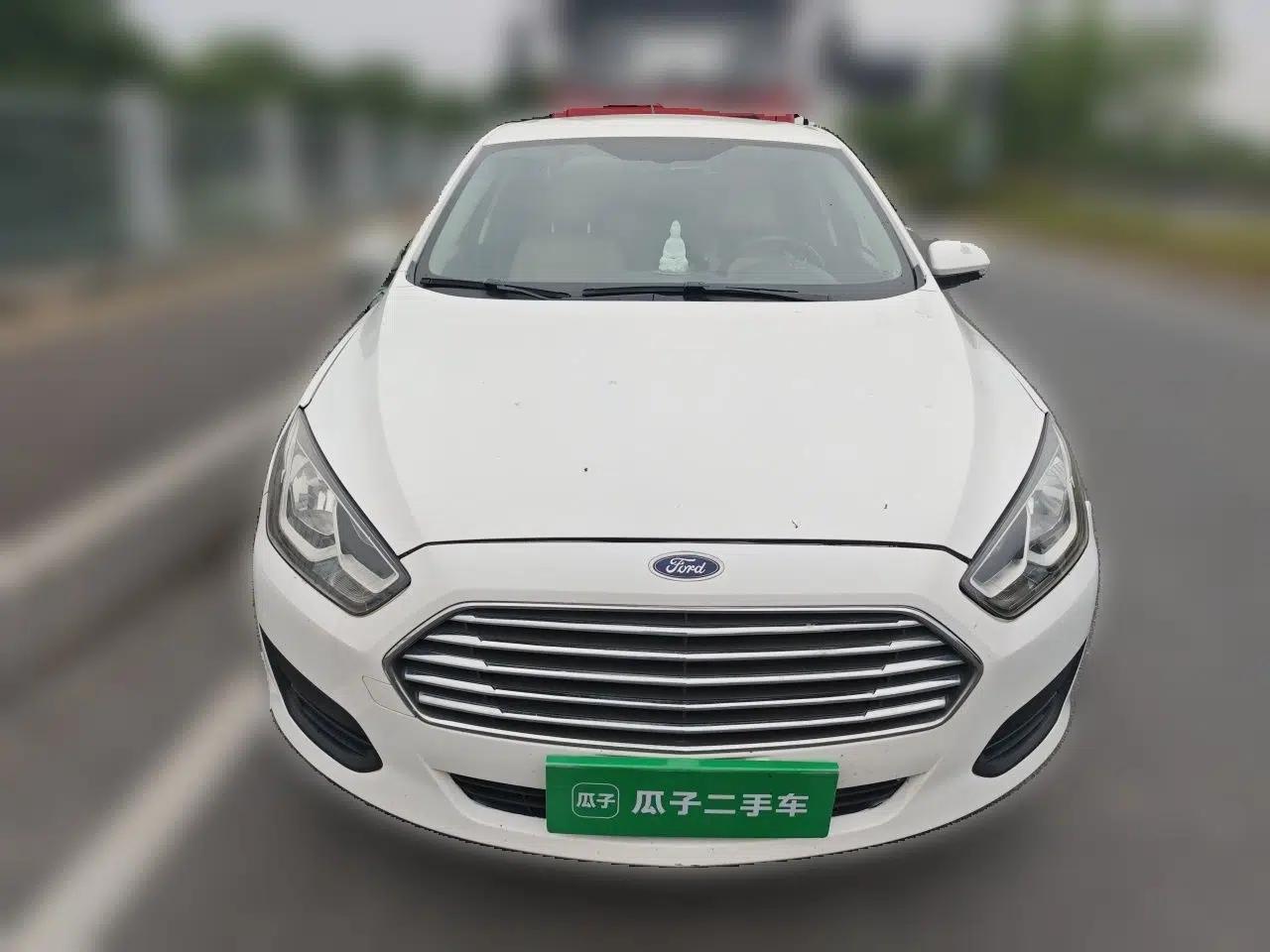 Ford Escort 2017 Revised Version 1.5L Manual Comfort Edition — миниатюра 2