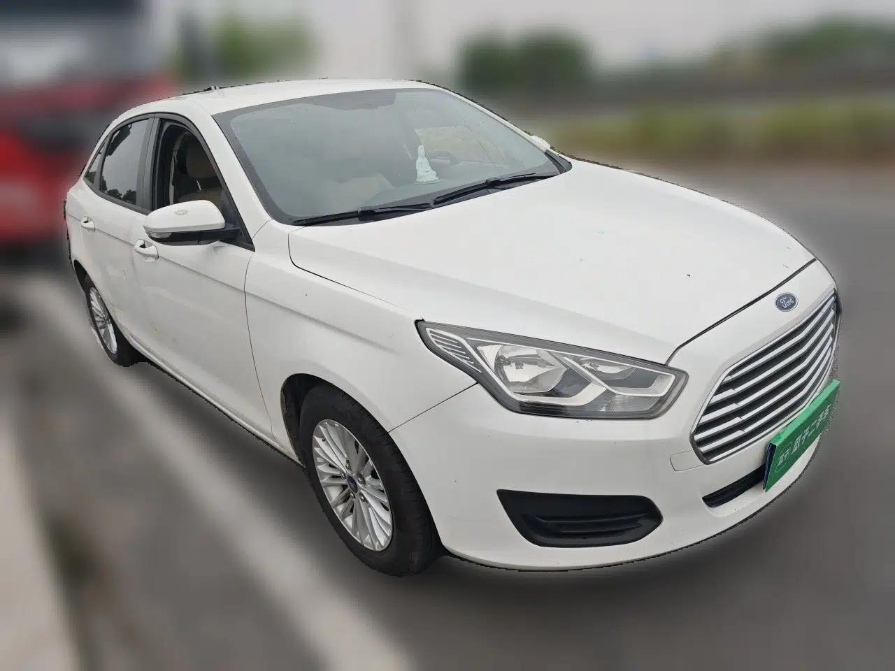 Ford Escort 2017 Revised Version 1.5L Manual Comfort Edition — миниатюра 3
