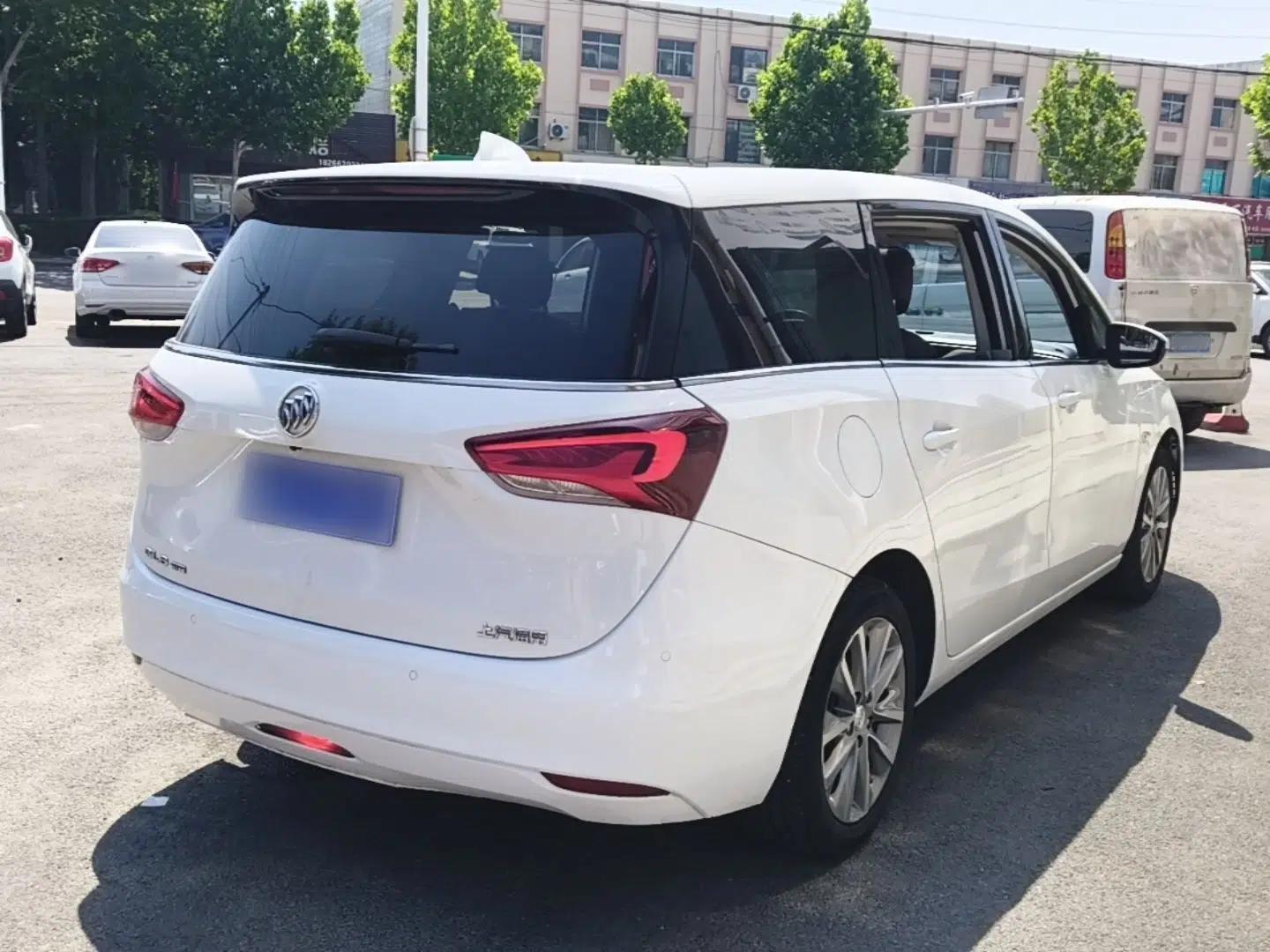 Buick GL6 2019 18T 6-Seater Connected Luxury Version China VI Standard — миниатюра 6