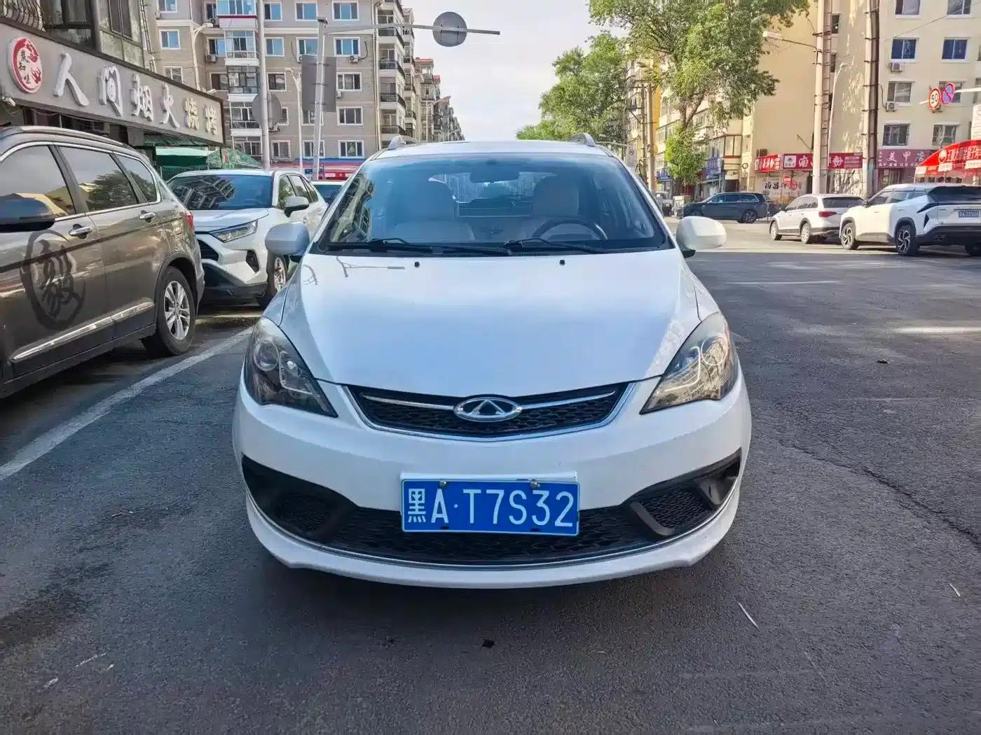 Fengyun 2 2015 1.5L Manual Elite Edition — миниатюра 2