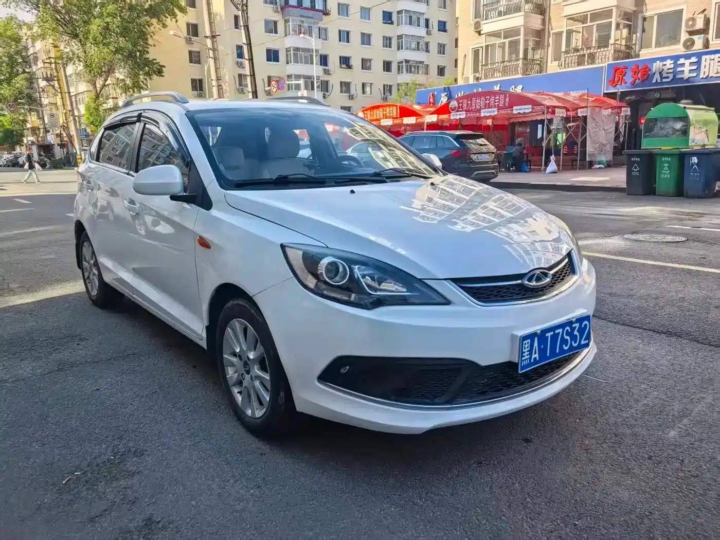Fengyun 2 2015 1.5L Manual Elite Edition — миниатюра 3