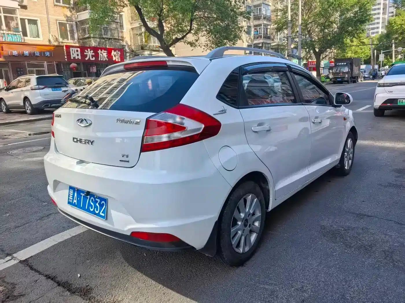 Fengyun 2 2015 1.5L Manual Elite Edition — миниатюра 4
