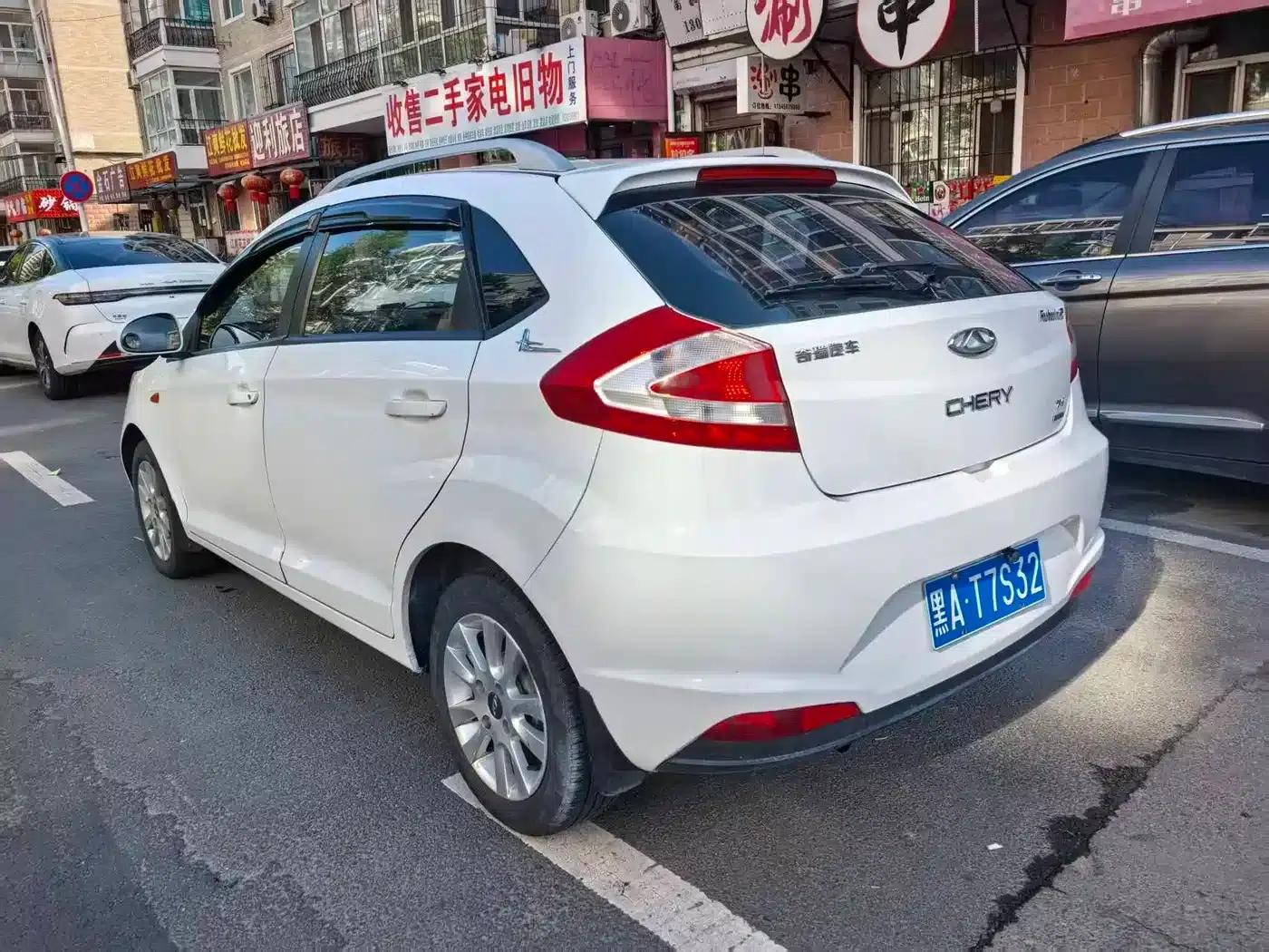 Fengyun 2 2015 1.5L Manual Elite Edition — миниатюра 6