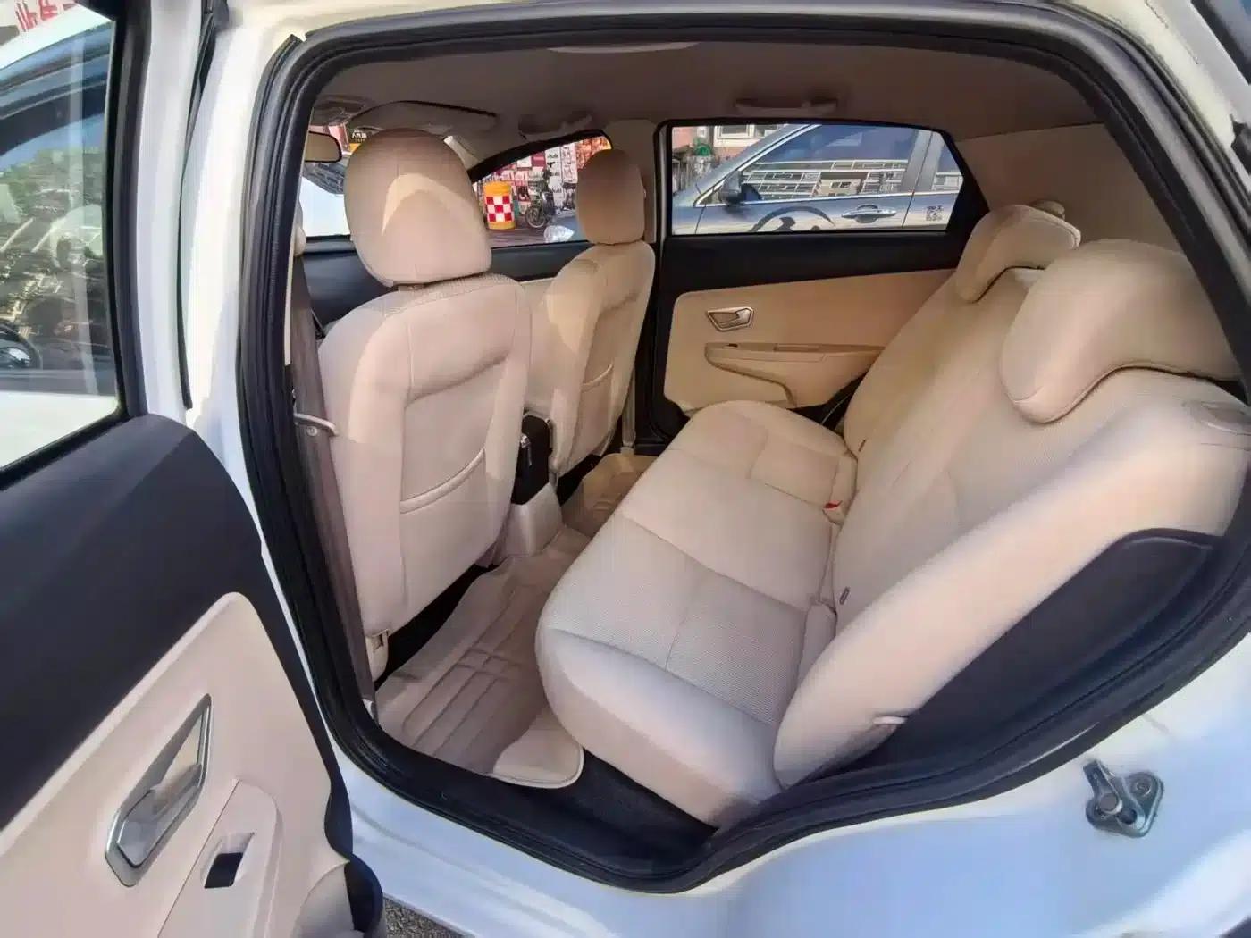 Fengyun 2 2015 1.5L Manual Elite Edition — миниатюра 9