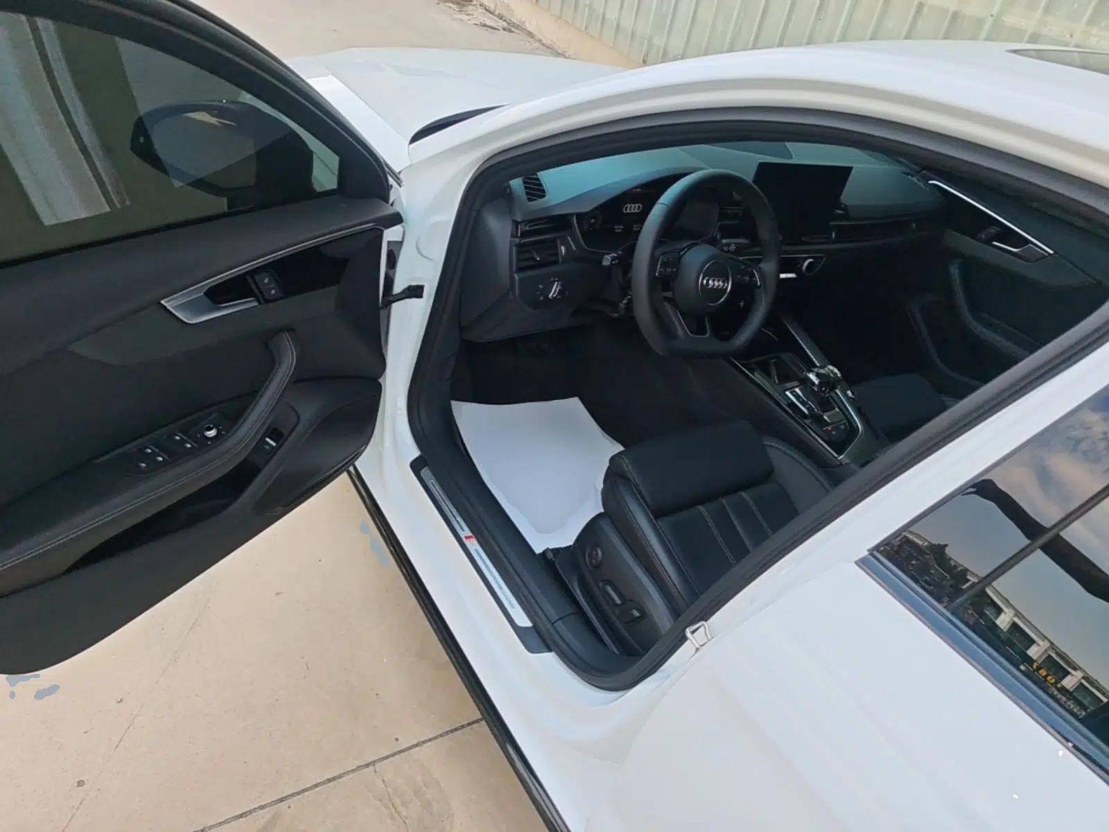 Audi A4L 2023 40 TFSI Luxury Dynamic Model — миниатюра 25
