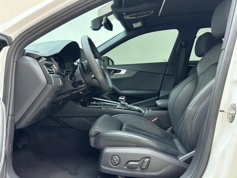 Audi A4L 2023 40 TFSI Luxury Dynamic Model — миниатюра 32
