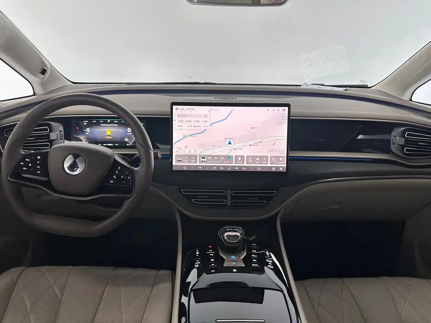 Denza D9 2022 DM-i 970 AWD Flagship Edition — миниатюра 13