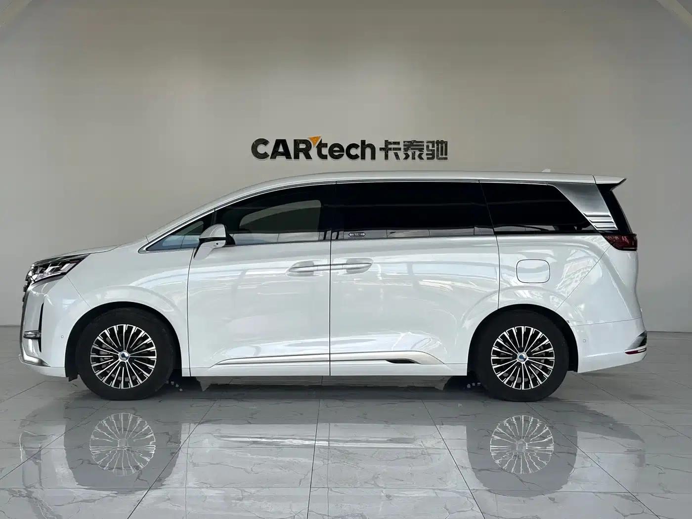 Denza D9 2022 DM-i 970 AWD Flagship Edition — миниатюра 8
