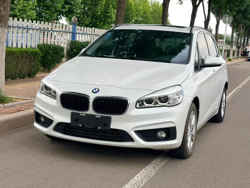 BMW 2 Series Active Tourer 2016 218i Leading Model — миниатюра 1