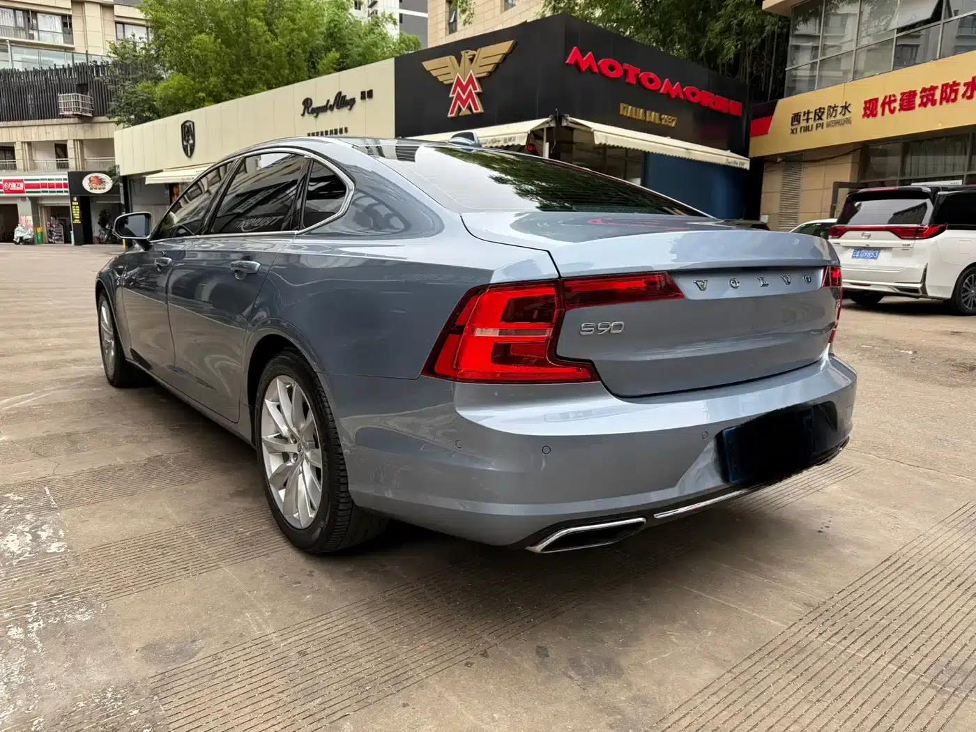 2018 Volvo S90 T5 Smart Edition — миниатюра 3